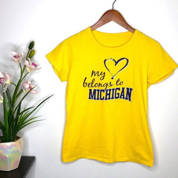 ✨3/$20✨ Michigan Wolverines Women’s Tee Size Small - Picture 2 of 3